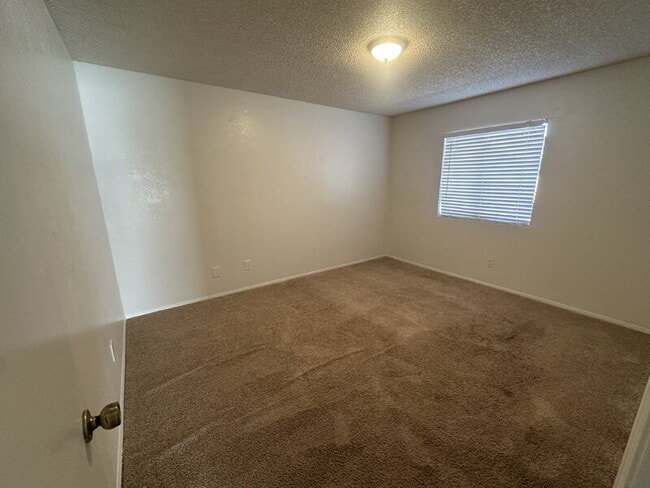 Building Photo - 13644 N Hamilton Dr