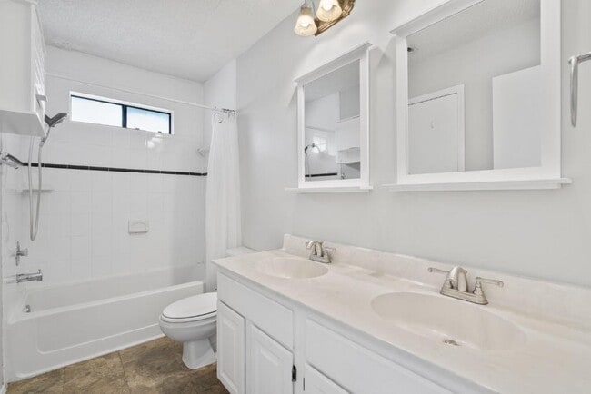 Building Photo - 8718 Coastal Dr