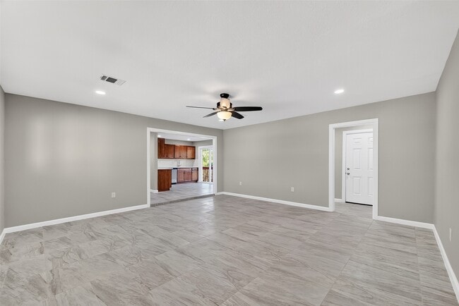 Building Photo - 7814 Pin Oak Dr