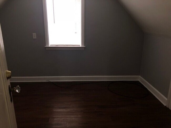 Building Photo - Great 4 Bedroom Home In Harper Woods