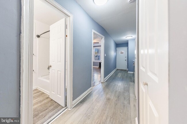 Building Photo - 905 19th St NE