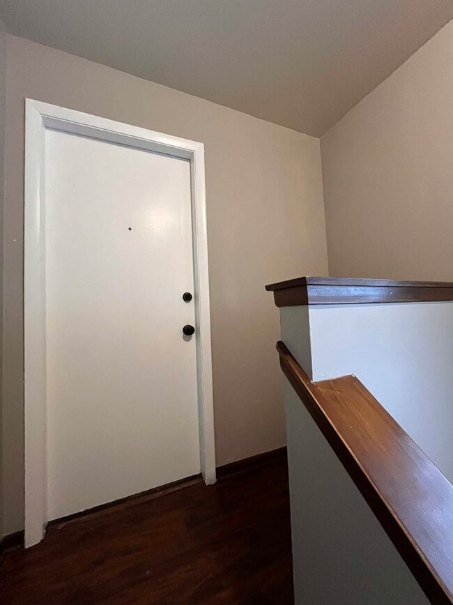 Building Photo - 6138 S Kilpatrick Ave