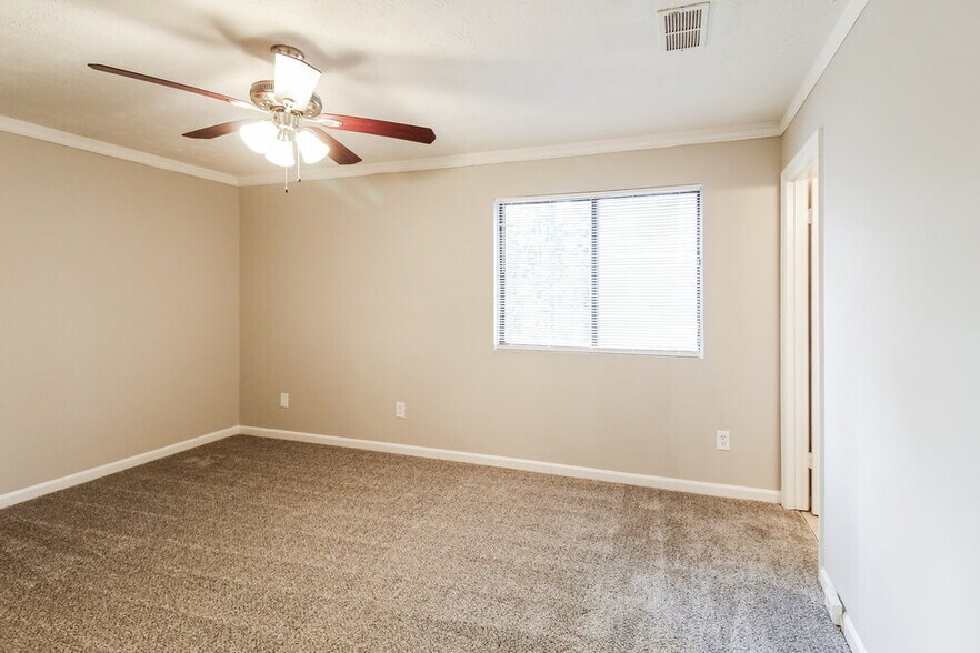 Building Photo - 5545 Rock Springs Rd