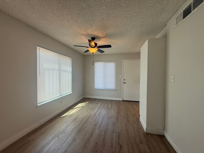 Building Photo - ***JUSTED REDUCED!!!*** Two-bedroom, one-and-a-half-bath townhouse in North Las Vegas.