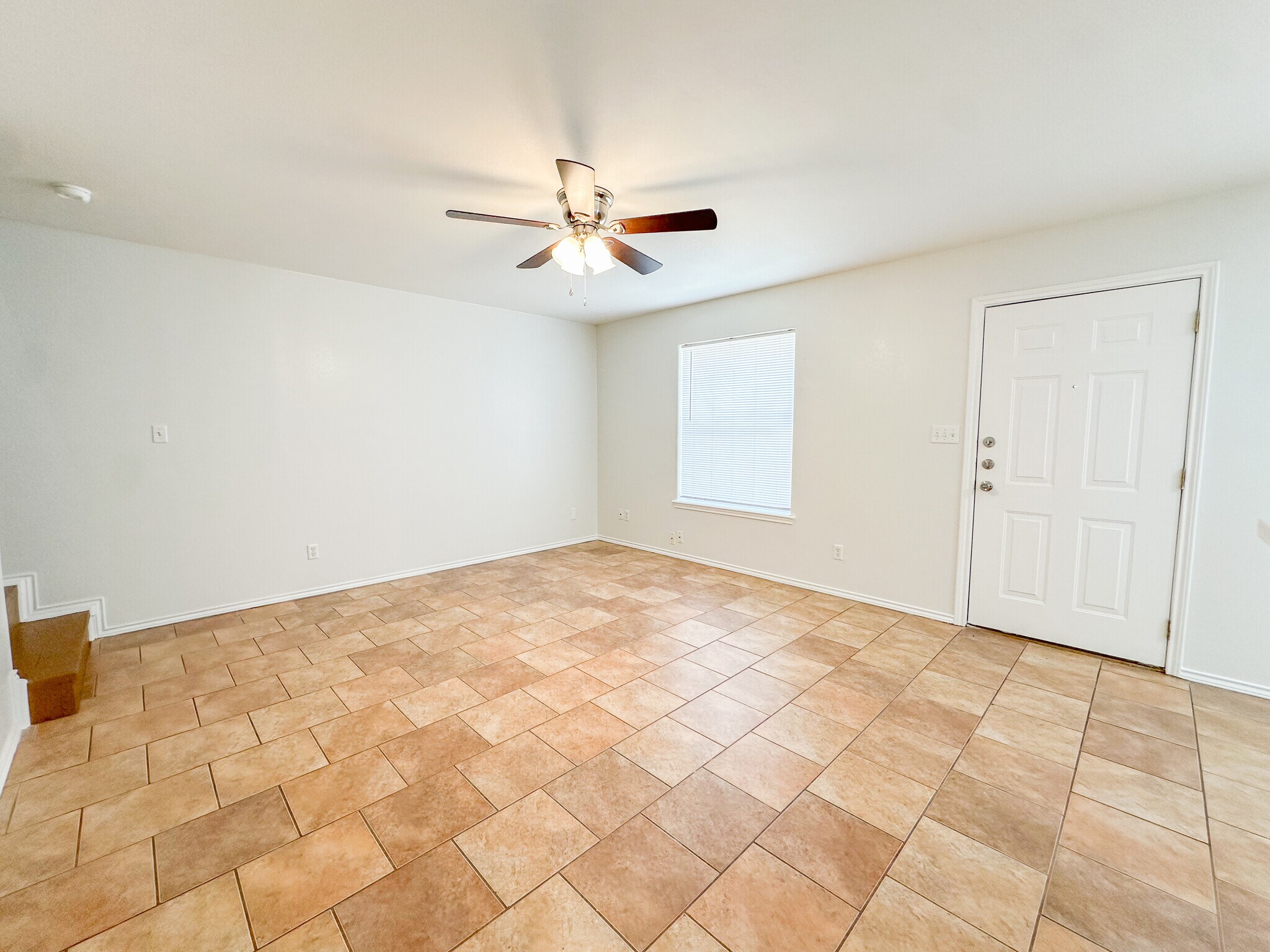 Building Photo - 709 Sonesta Dr