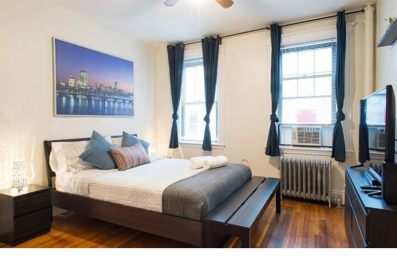 Building Photo - 70 Queensberry St