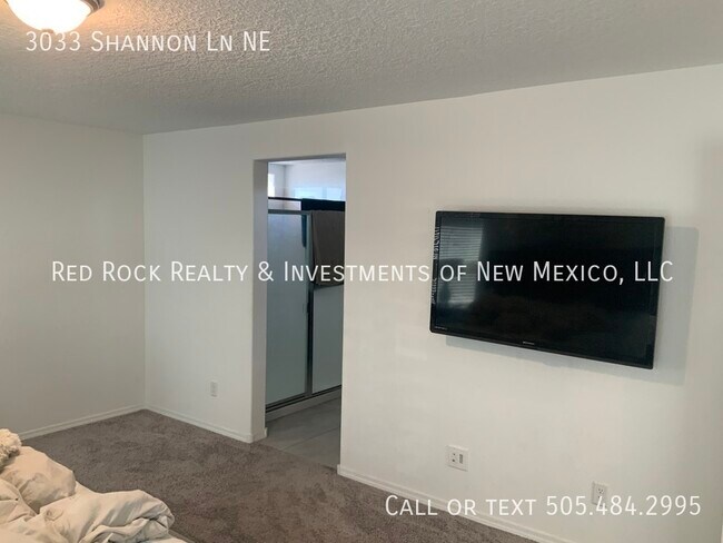 Building Photo - 3033 Shannon Ln NE