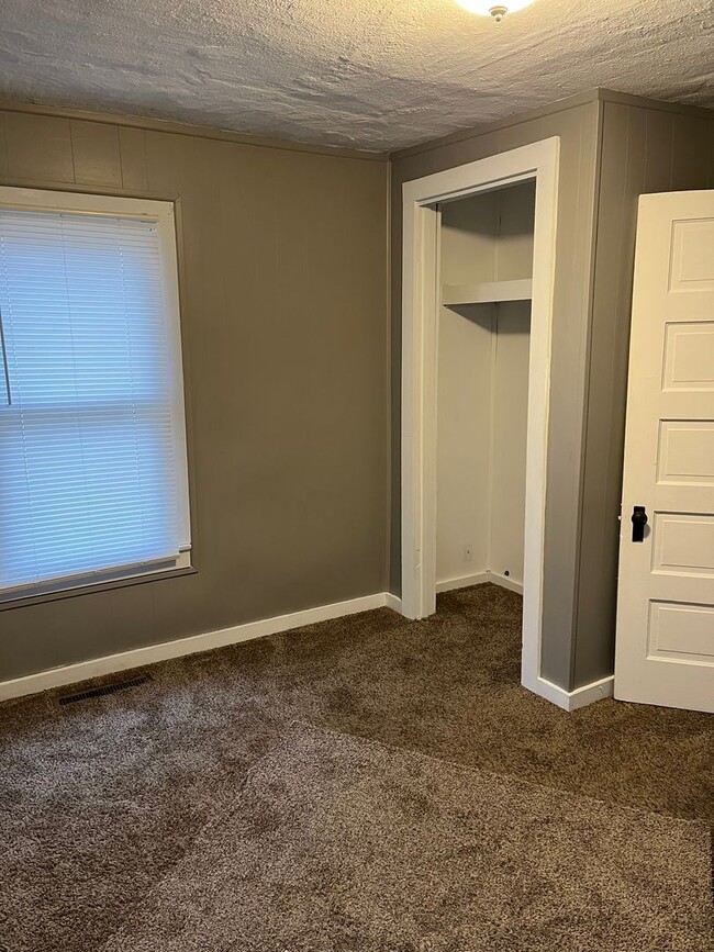 Building Photo - Coming Soon — 3 Bed / 1 Bath Home in Chanute, KS!