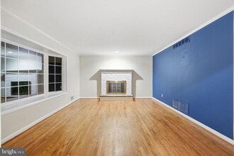 Building Photo - 808 Cottonwood Dr