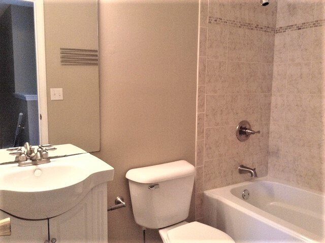 Building Photo - 391 Sherman Dr