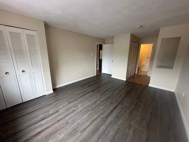 Building Photo - 915 Edgell Rd