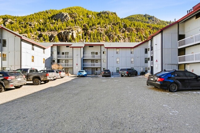 Building Photo - 1901 Clear Creek Dr