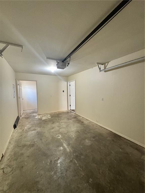 Building Photo - 53 Holly Dr