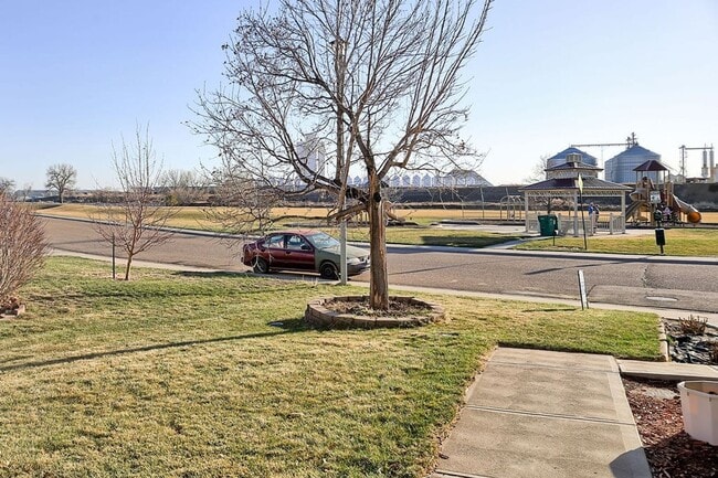 Building Photo - Charming 3 Bedroom Across from Playground & Large Fenced Yard