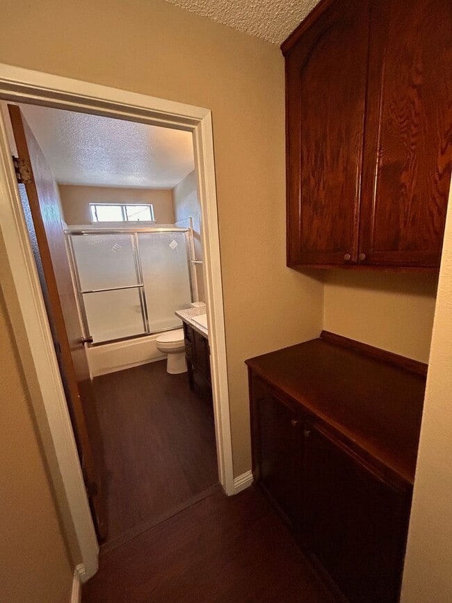 Building Photo - Cute home for rent in Tulare