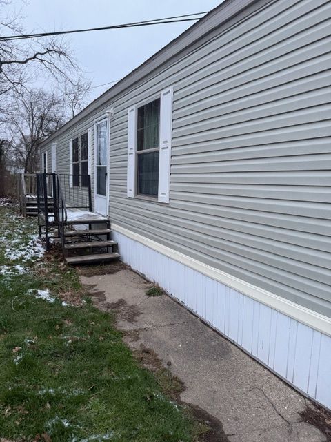 Building Photo - 2606 Lincoln Wy NW