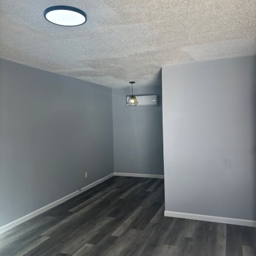 Building Photo - 901 Shallowford Rd