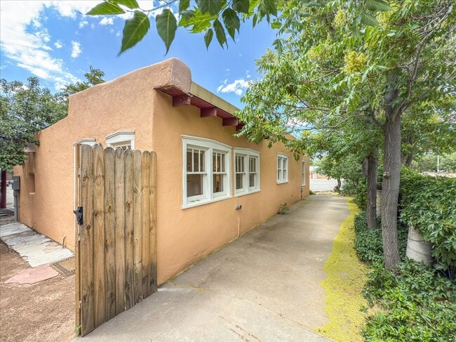 Building Photo - 419 Orchard Dr