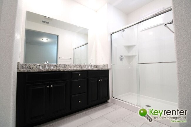 Building Photo - 1061 Chapelhill Ln