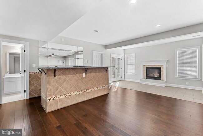 Building Photo - 8138 Rondelay Ln