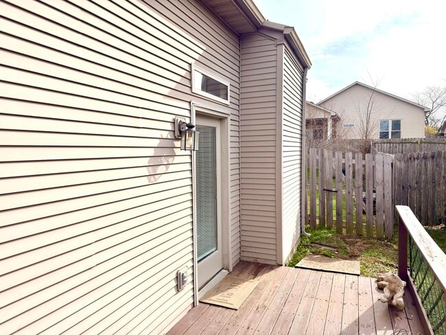 Building Photo - 352 Lucille Dr