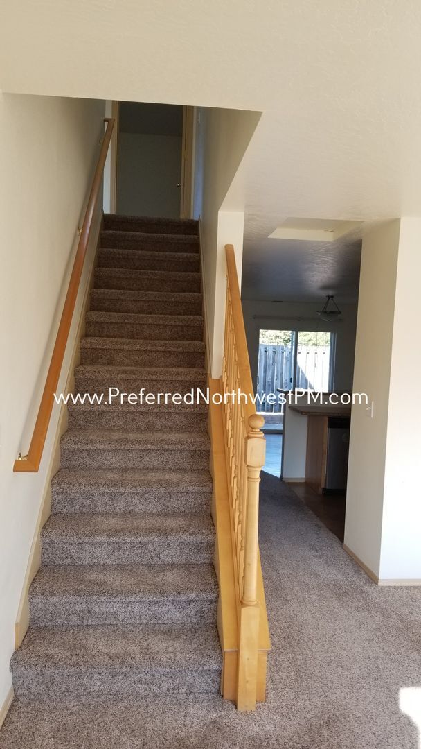 Building Photo - Junction City Row House