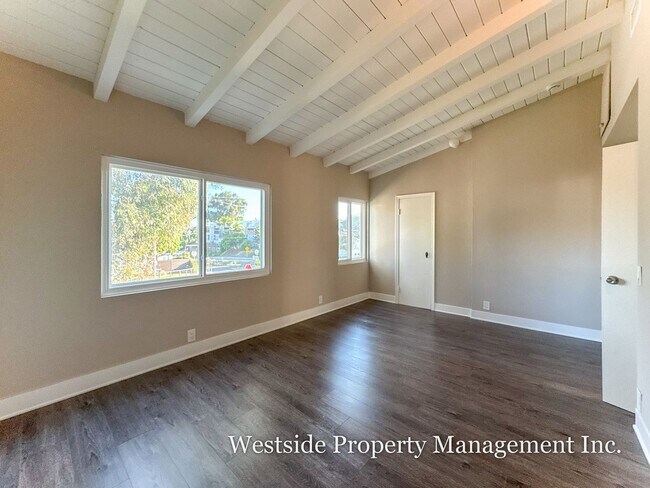 Building Photo - 8100 W 83rd St