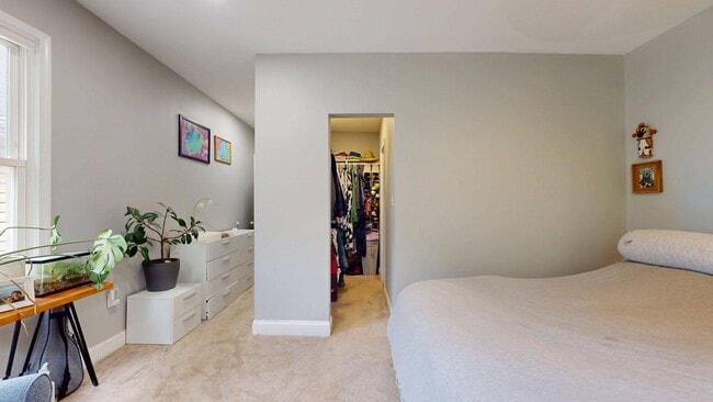 Building Photo - 1328 Morris Rd SE