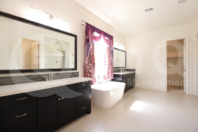Building Photo - 1781 E Aster Pl