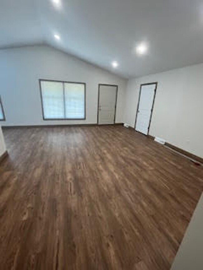 Building Photo - 486 S. Kaser