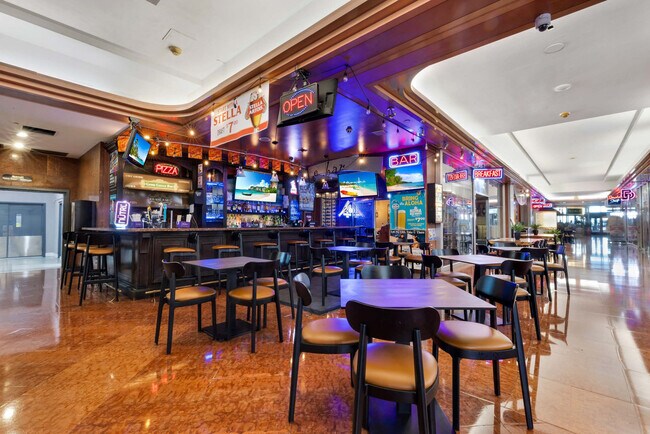 Building Photo - 1717 N Bayshore Dr