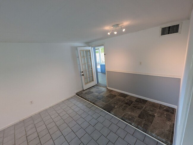 Building Photo - Anastasia Island 2 story home on Corner Lot!