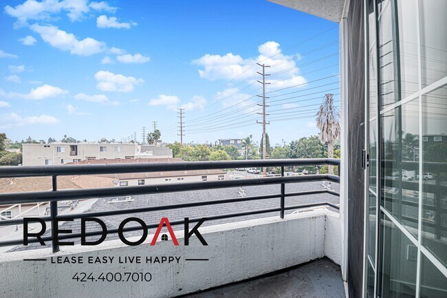 Building Photo - 4320 S Centinela Ave