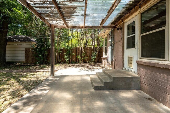 Building Photo - 3605 Park Ridge Blvd