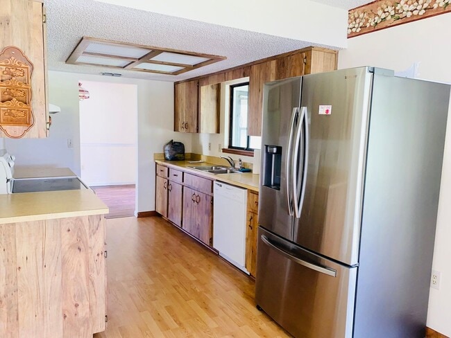Building Photo - Impressive 3/2 Home in Peaceful Pine Run
