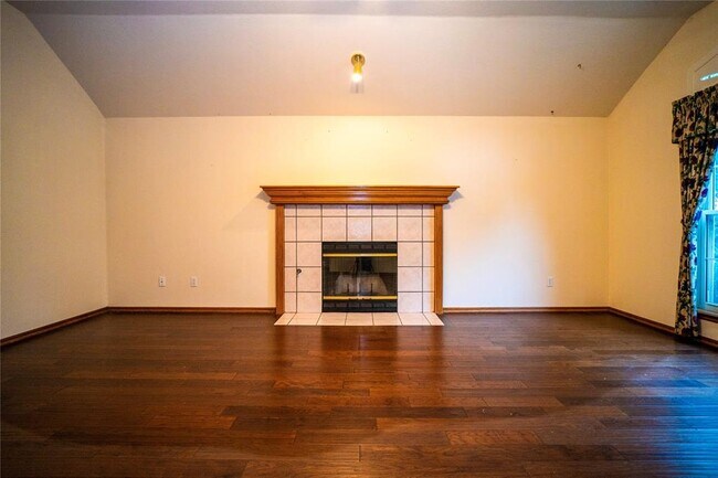 Building Photo - 517 Goshawk Dr