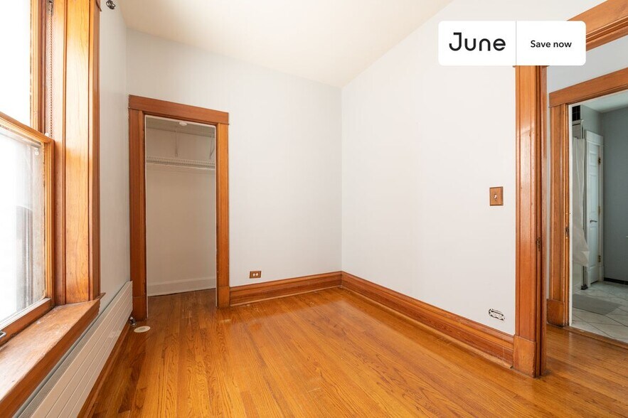 Building Photo - 3508 N Sheffield Ave