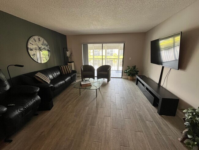 Building Photo - 7340 Amberly Ln