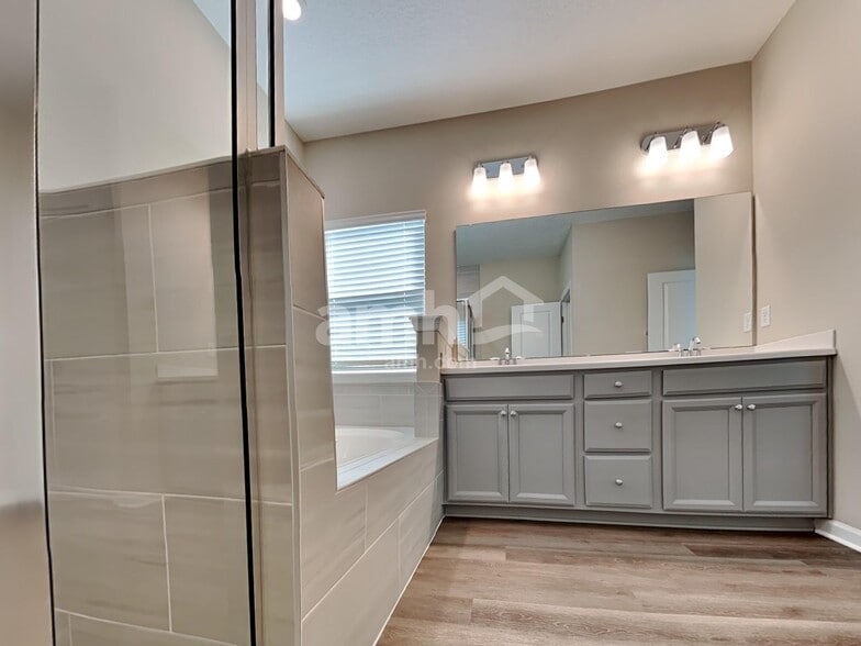 Building Photo - 300 Anastasia Park Rd