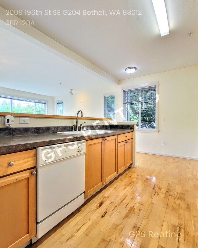 Building Photo - Beautiful Home in the Desirable Tambar Com...