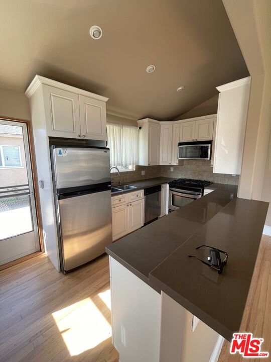 Building Photo - 8503 Lilienthal Ave