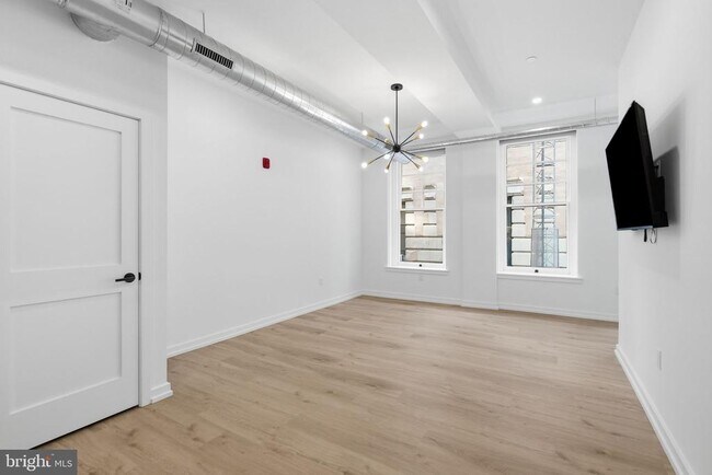 Building Photo - 203 S 13th St