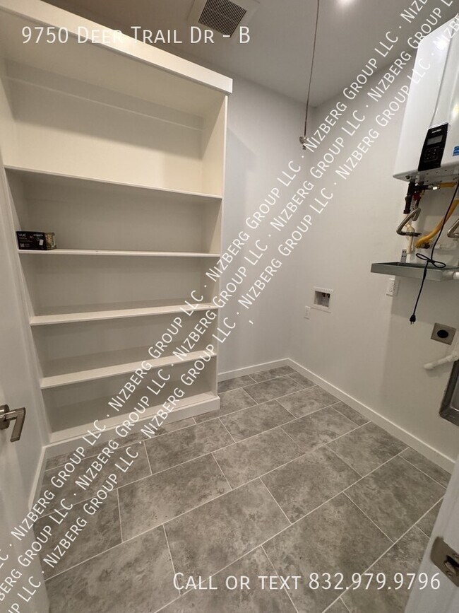 Building Photo - 9750 Deer Trail Dr