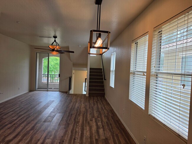 Building Photo - 907 W Wendy Way