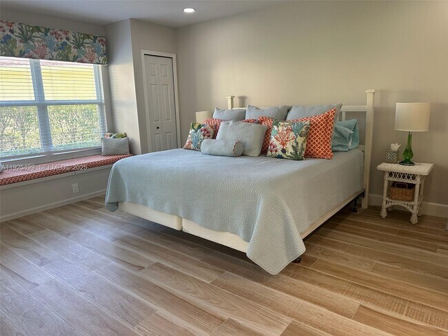 Building Photo - 4161 S US Hwy 1