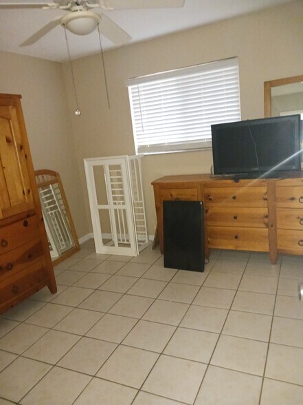 bedroom - 4135 Pine Drop Ln