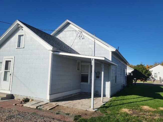 Building Photo - 104 Wilson Ave