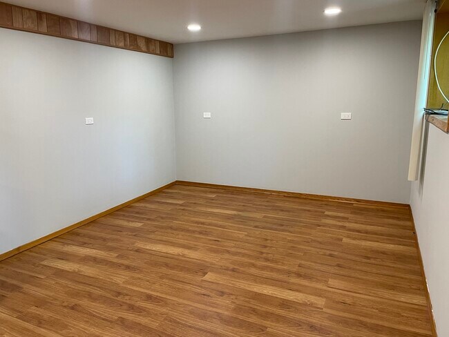 Building Photo - 6 Paxos Dr