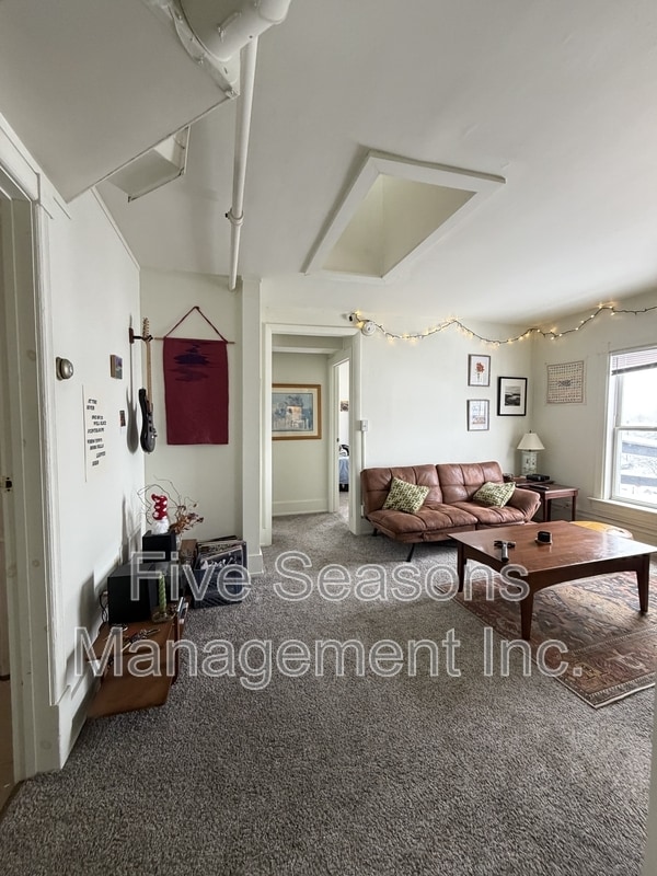 Building Photo - 194 North St