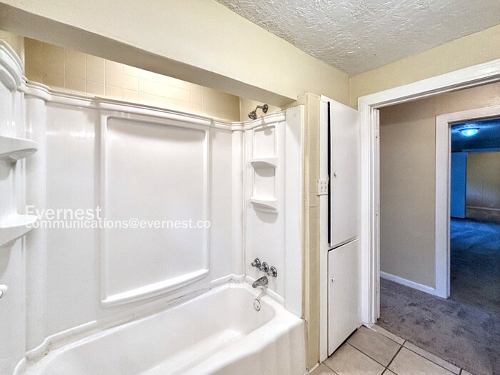 Building Photo - 815 Roosevelt